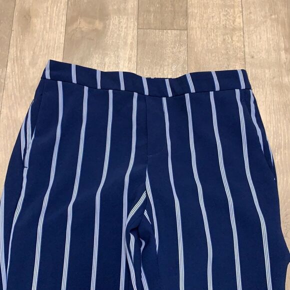 Womens Old Navy Cropped Casual Striped Pants - Picture 4 of 9